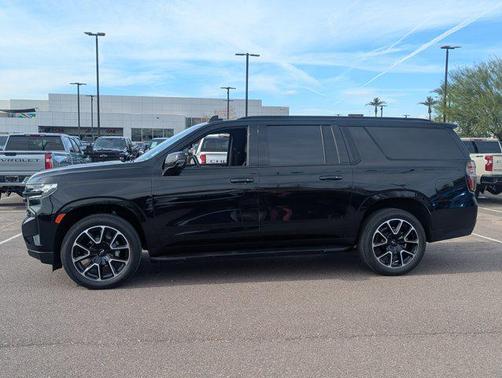 2024 Chevrolet Suburban RST