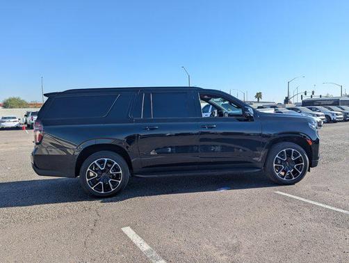 2024 Chevrolet Suburban RST