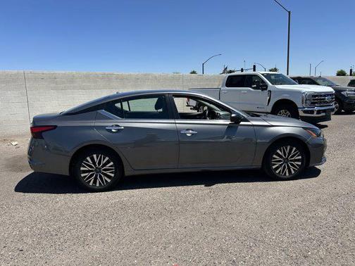 Gun Metallic 2024 Nissan Altima 2.5 SV