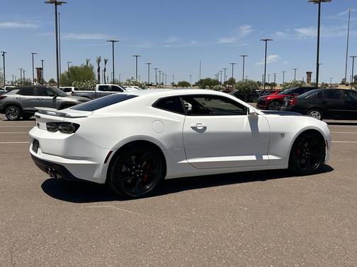 Summit White 2020 Chevrolet Camaro 1SS
