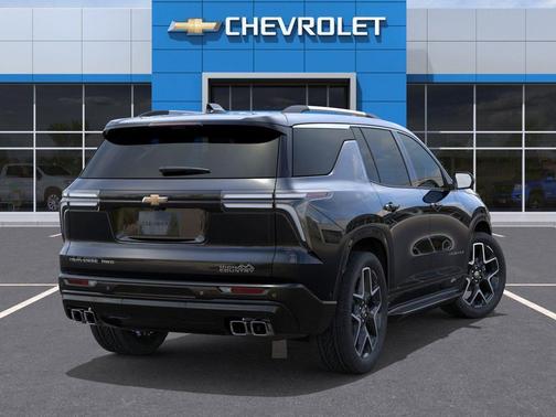 Mosaic Black Metallic 2026 Chevrolet Traverse High Country