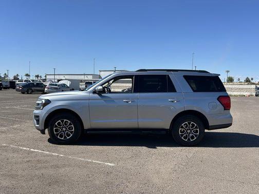 Iconic Silver Metallic 2024 Ford Expedition XLT