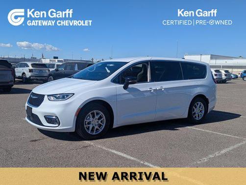 2024 Chrysler Pacifica Touring L