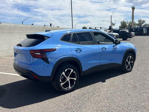 Fountain Blue 2024 Chevrolet Trax FWD 1RS