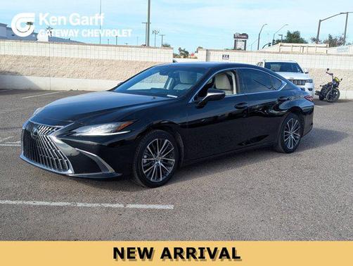2024 Lexus ES 300h Base