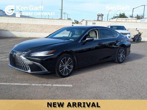 2024 Lexus ES 300h Base