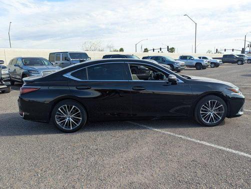 2024 Lexus ES 300h Base