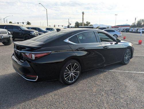 2024 Lexus ES 300h Base