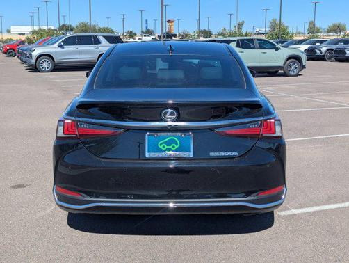 2024 Lexus ES 300h Base