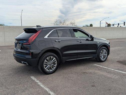 2024 Cadillac XT4 Premium Luxury