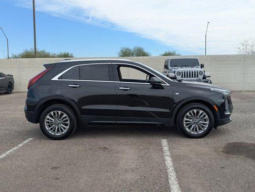 2024 Cadillac XT4 Premium Luxury