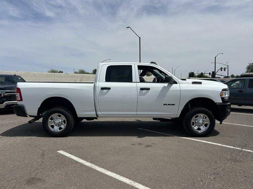 Bright White Clearcoat 2022 RAM 2500 Tradesman Crew Cab 4x4 6'4' Box