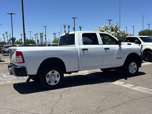 Bright White Clearcoat 2022 RAM 2500 Tradesman Crew Cab 4x4 6'4' Box