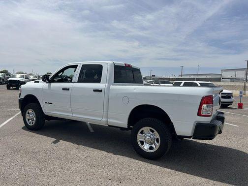 Bright White Clearcoat 2022 RAM 2500 Tradesman Crew Cab 4x4 6'4' Box