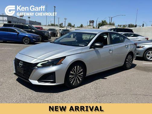 Brilliant Silver Metallic 2024 Nissan Altima 2.5 SV