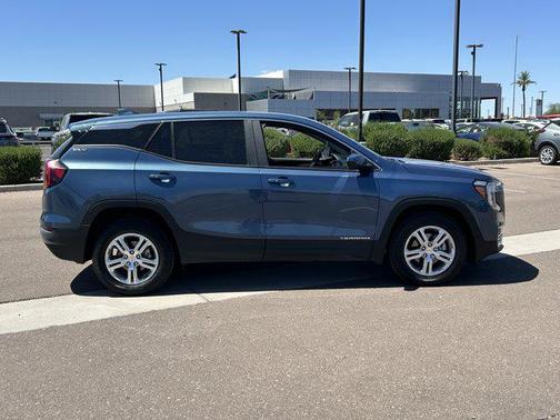 Downpour Metallic 2024 GMC Terrain SLE