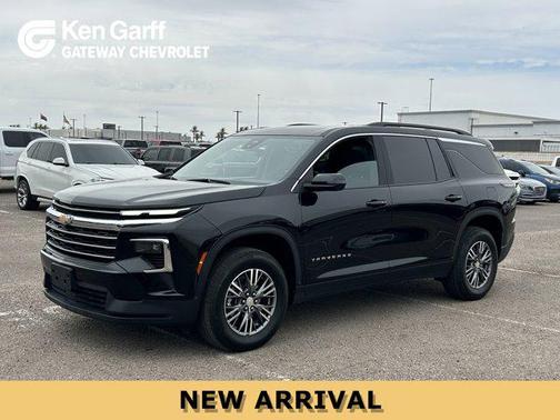 Mosaic Black Metallic 2024 Chevrolet Traverse LT