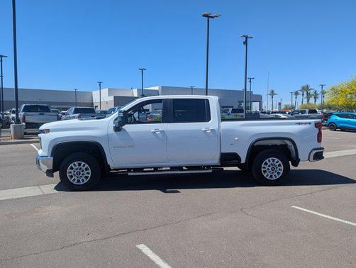 Summit White 2025 Chevrolet Silverado 2500 LT
