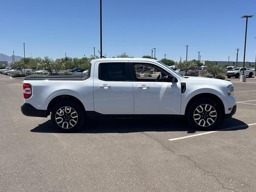 Oxford White 2024 Ford Maverick Lariat