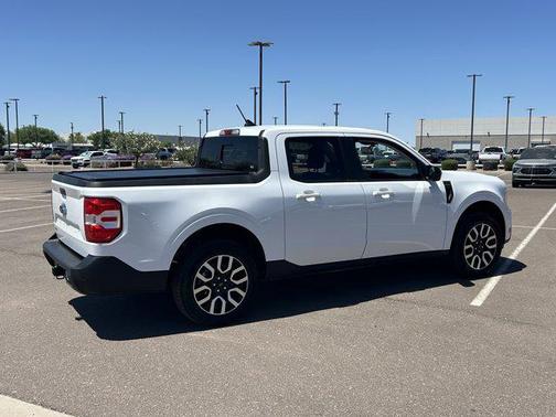 Oxford White 2024 Ford Maverick Lariat