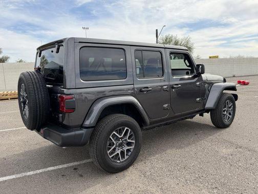 2025 Jeep Wrangler 4-Door Sahara 4x4