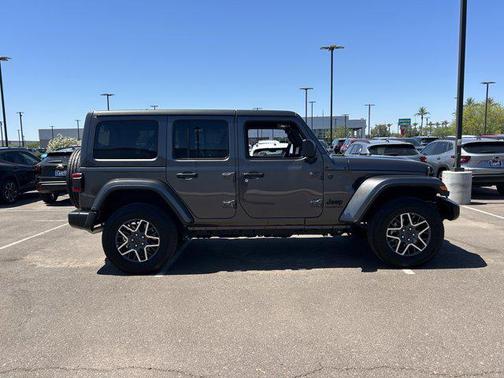 2025 Jeep Wrangler 4-Door Sahara 4x4