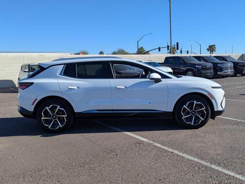 2025 Chevrolet Equinox EV LT
