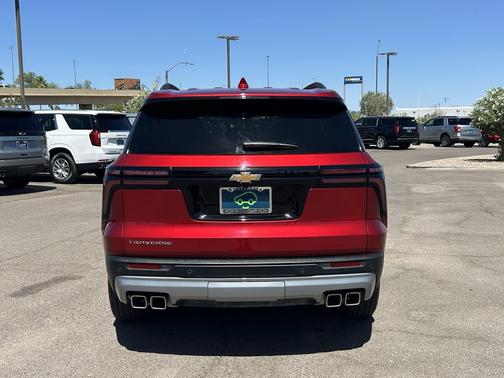 Radiant Red Tintcoat 2025 Chevrolet Traverse LT