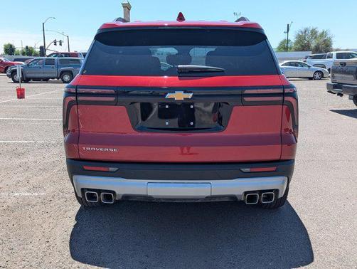Radiant Red Tintcoat 2025 Chevrolet Traverse LT