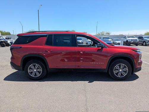 Radiant Red Tintcoat 2025 Chevrolet Traverse LT