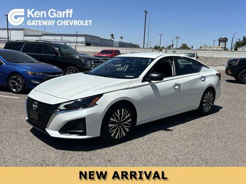 Pearl White Tricoat 2024 Nissan Altima 2.5 SV