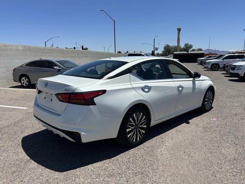 Pearl White Tricoat 2024 Nissan Altima 2.5 SV