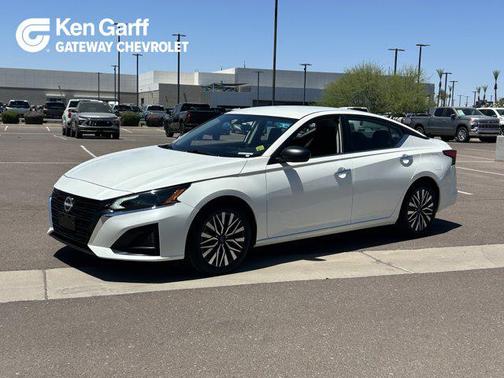 Pearl White Tricoat 2024 Nissan Altima 2.5 SV