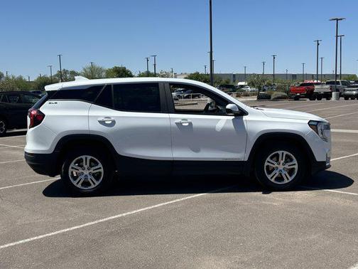 Summit White 2024 GMC Terrain SLE