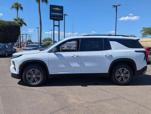 2024 Chevrolet Traverse LT