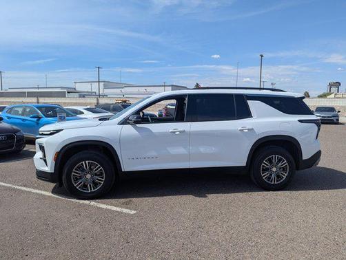 2024 Chevrolet Traverse LT