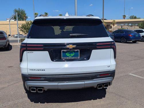 2024 Chevrolet Traverse LT