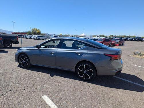 2023 Nissan Altima SR FWD