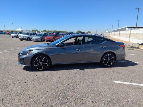 2023 Nissan Altima SR FWD