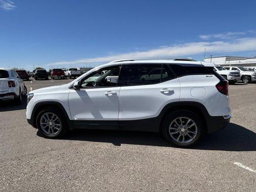 Summit White 2024 GMC Terrain SLT