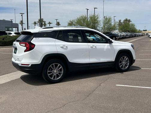Summit White 2024 GMC Terrain SLT