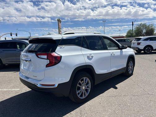 Summit White 2024 GMC Terrain SLT
