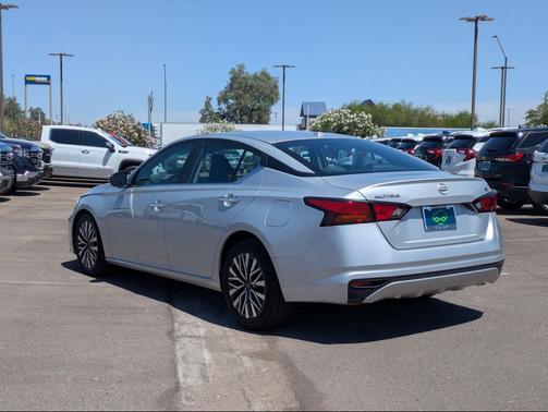 Brilliant Silver Metallic 2024 Nissan Altima 2.5 SV