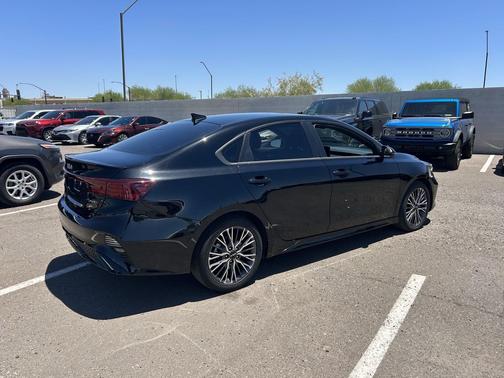 Aurora Black 2024 Kia Forte GT-Line