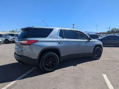 Satin Steel Metallic 2021 Chevrolet Traverse LS