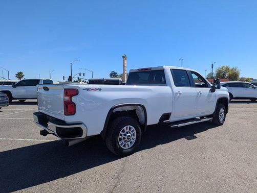 Summit White 2025 Chevrolet Silverado 2500 LT