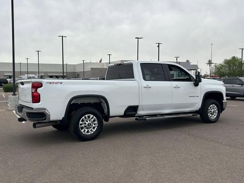 Summit White 2025 Chevrolet Silverado 2500 LT