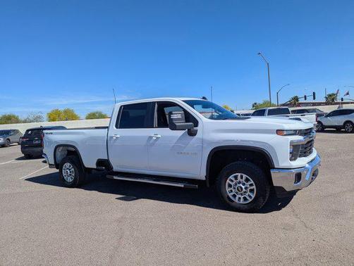 Summit White 2025 Chevrolet Silverado 2500 LT