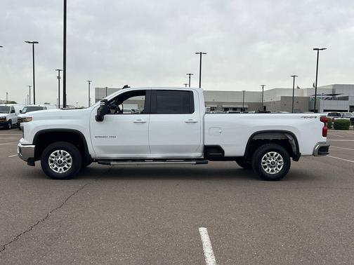 Summit White 2025 Chevrolet Silverado 2500 LT