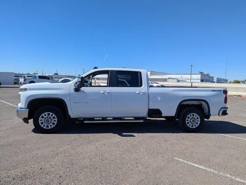 Summit White 2025 Chevrolet Silverado 2500 LT